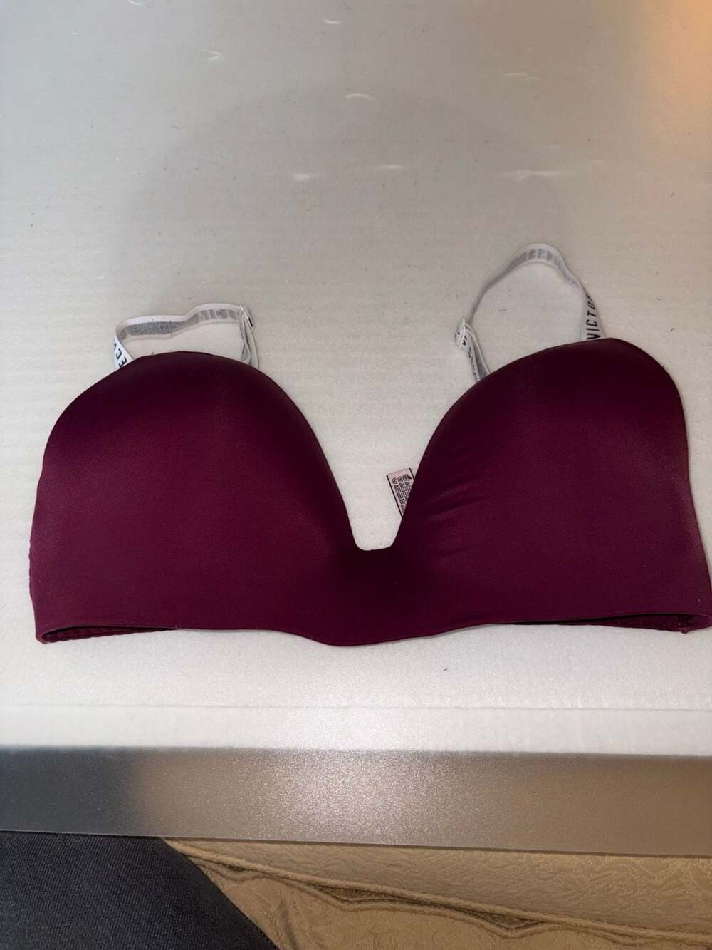 Victoria's Secret Lightly Lined Wireless Bra Size 34DD Burgundy